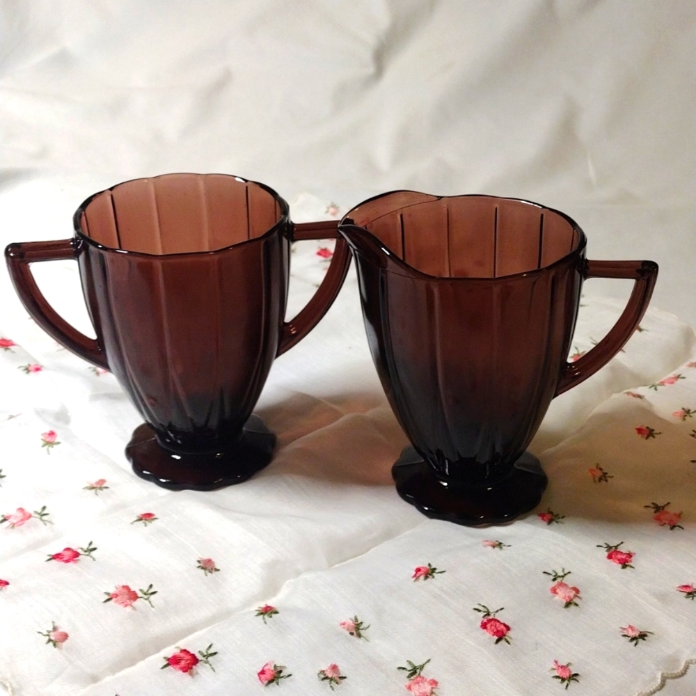 Vintage Hazel Atlas Newport Hairpin Amethyst glass creamer and sugar bowl
